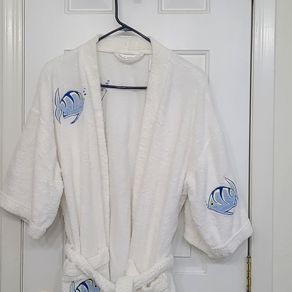 Fluffy Secret Treasures white robe with adorable fish design
